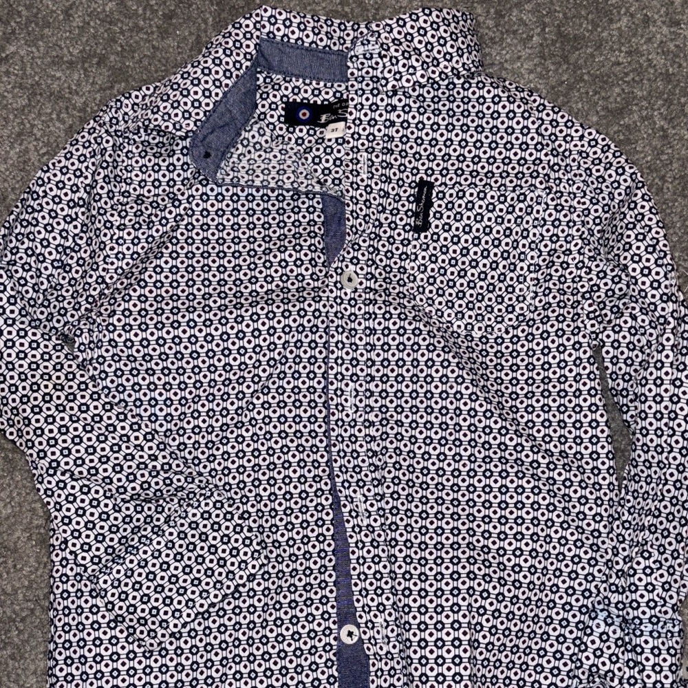 Ben Sherman’s 3T dress shirt